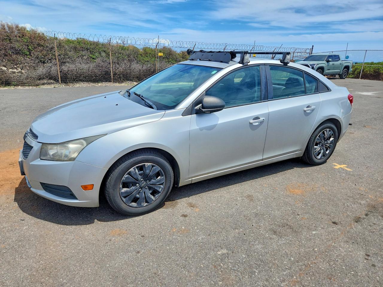 2014 Chevrolet Cruze LS, VIN 1G1PA5SGXE7462513 — Front end