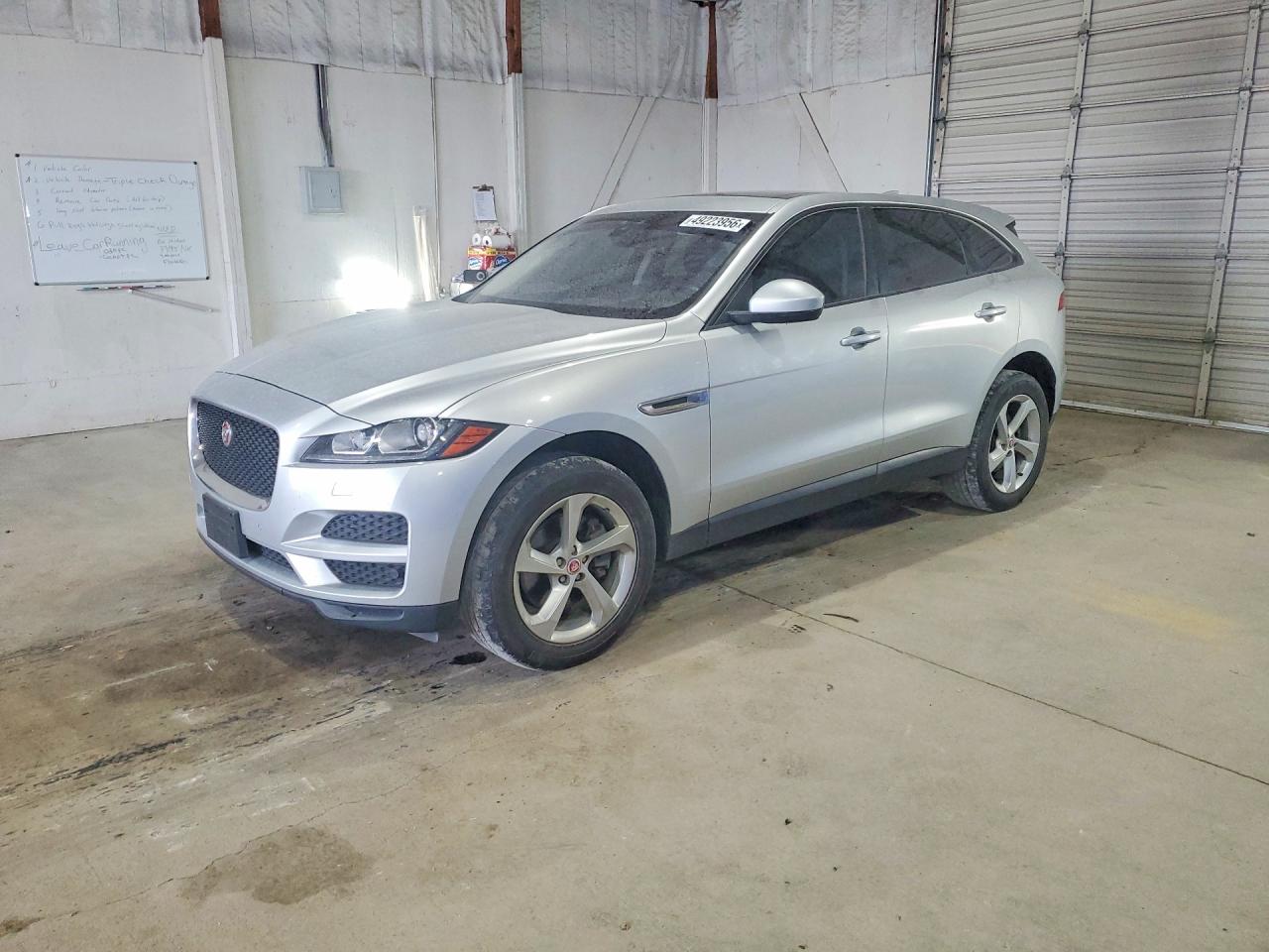 2017 Jaguar F-Pace 35t Premium, VIN SADCJ2BV4HA898000 — Side