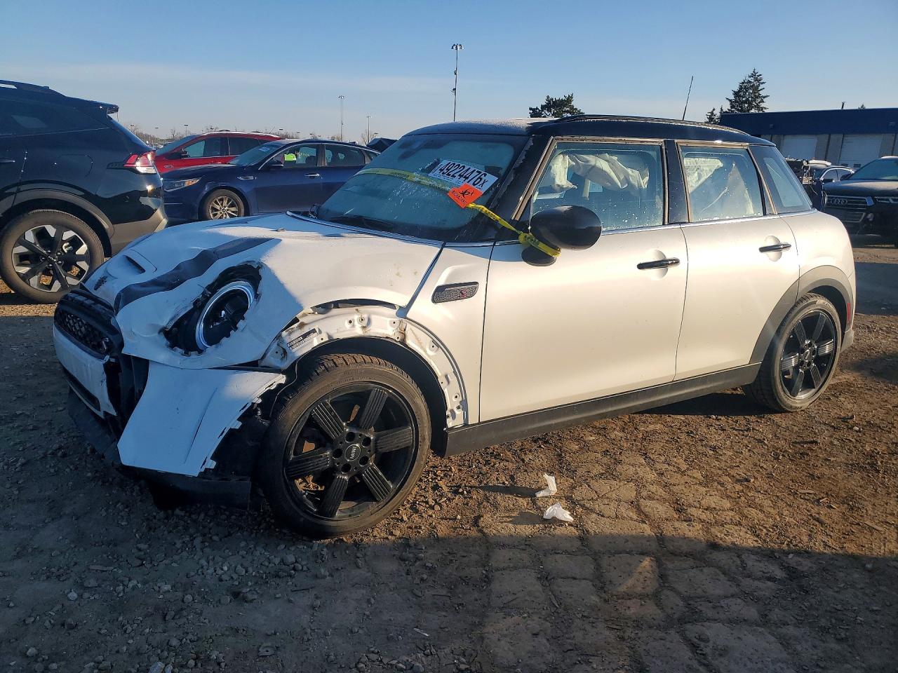 2024 MINI Hardtop 4 Door Cooper S, VIN WMW53DK05R2U64241 — Front end