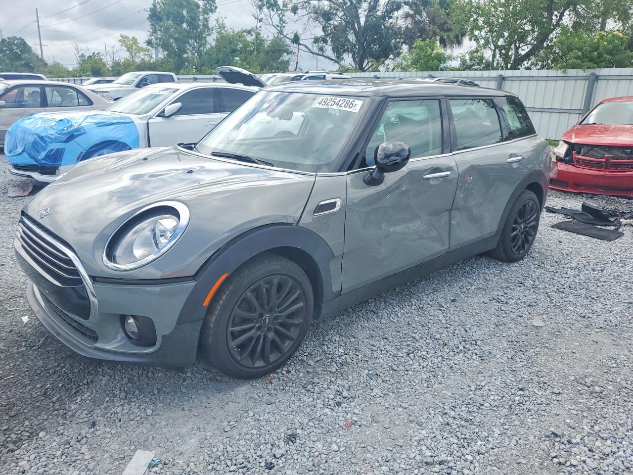 2019 MINI Clubman Cooper, VIN WMWLN5C59K2E35108 — Перед
