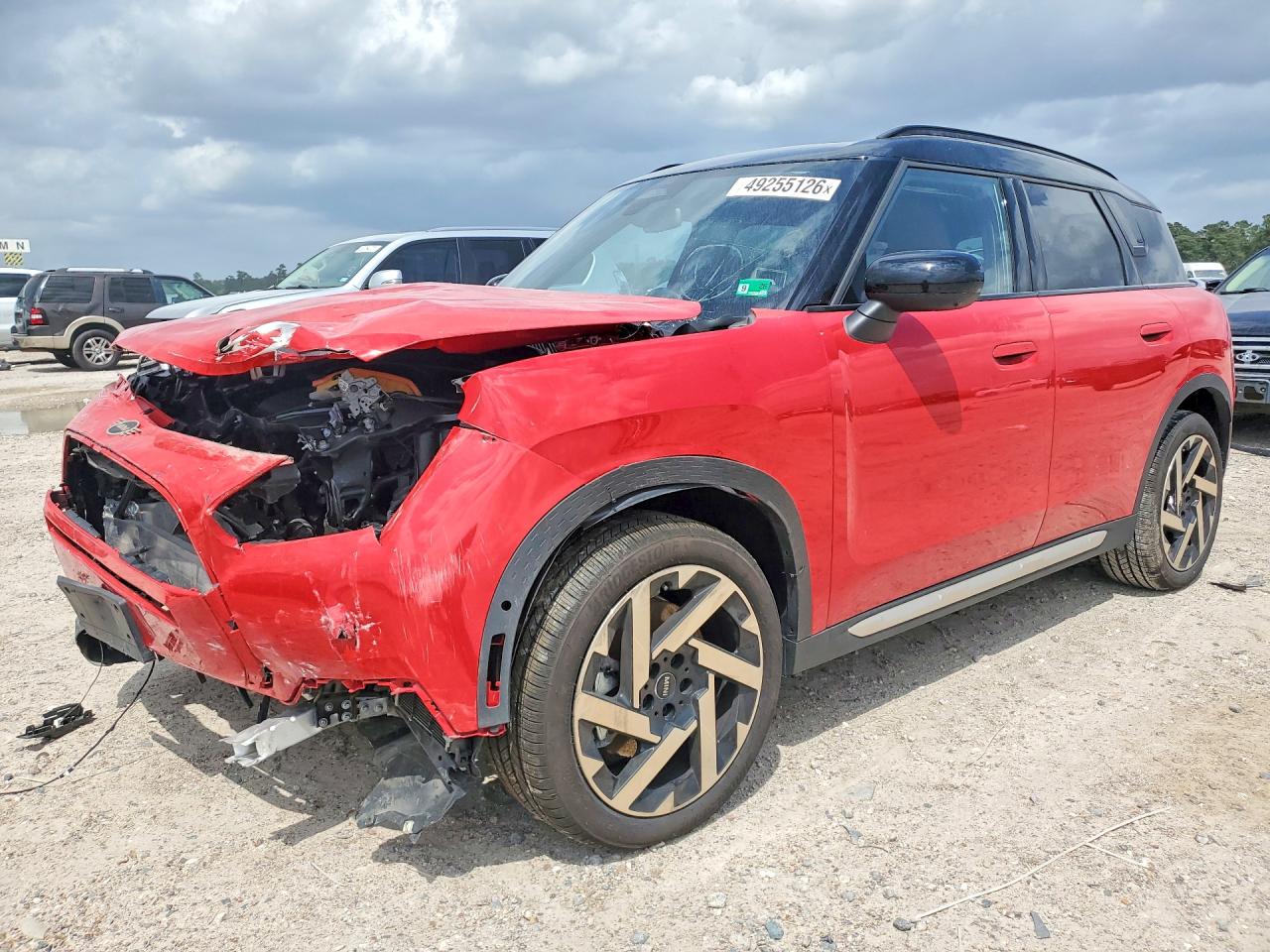 2026 MINI Countryman S, VIN WMZ23GA08T7T82989 — Перед