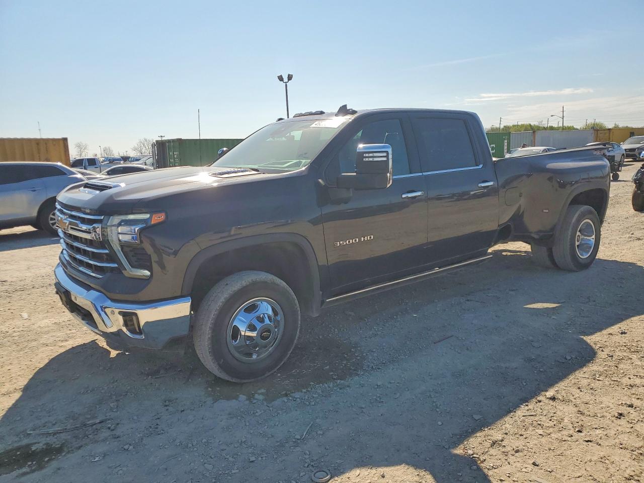2024 Chevrolet Silverado 3500HD LTZ, VIN 1GC4YUEY8RF280227 — Rear end