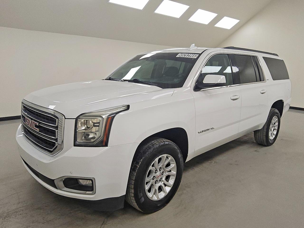 2018 GMC Yukon XL SLT, VIN 1GKS1GKC6JR374667 — Minor dents and scratches