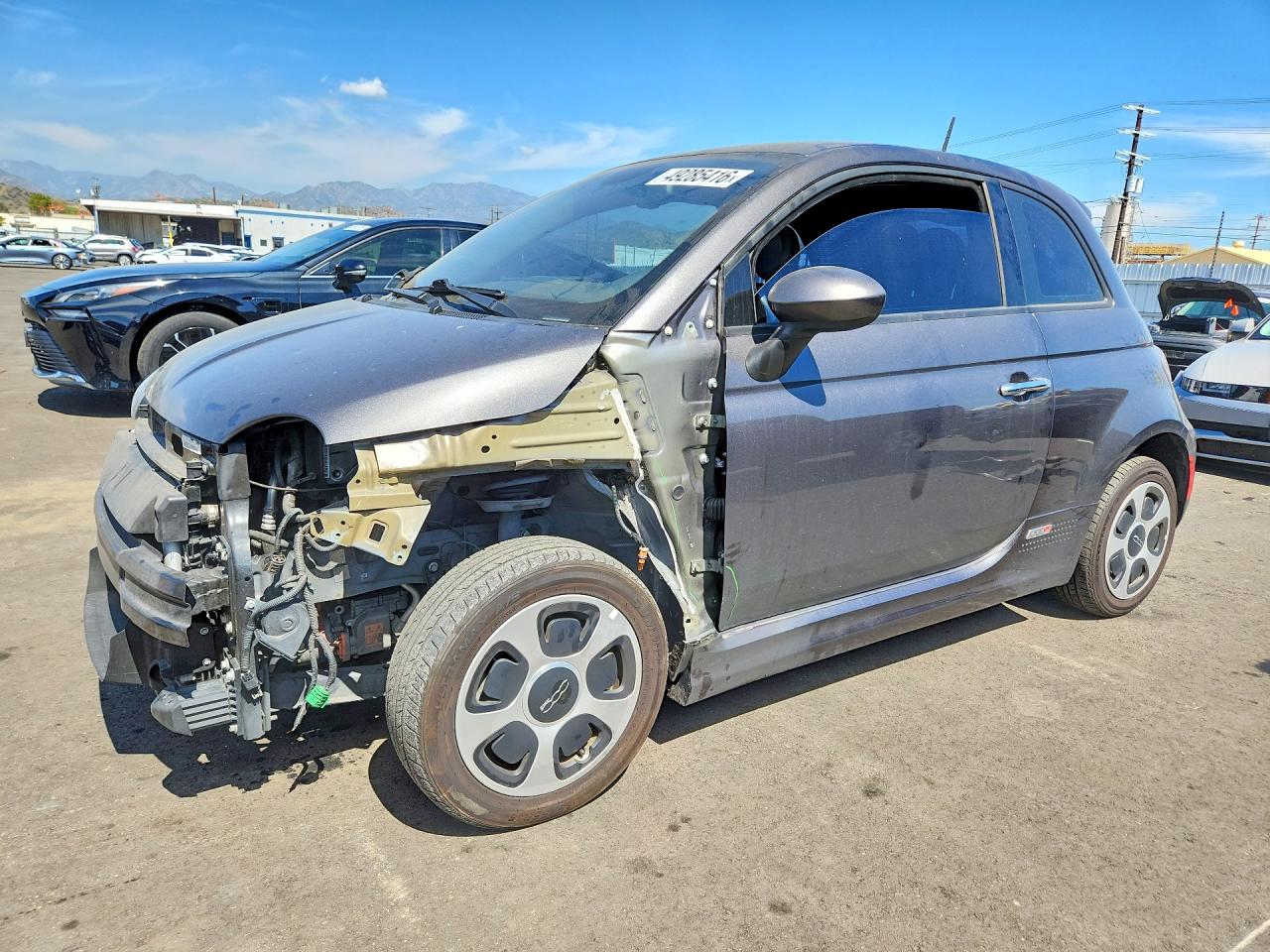 2015 FIAT 500e, VIN 3C3CFFGE1FT623188 — Front end