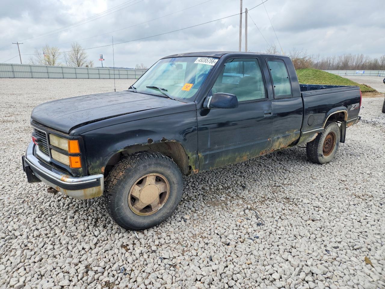 1998 GMC Sierra 1500, VIN 2GTEK19R7W1542555 — Перед