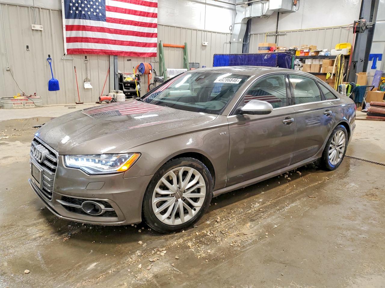 2013 Audi S6 Prestige, VIN WAUJ2BFC2DN103468 — Перед