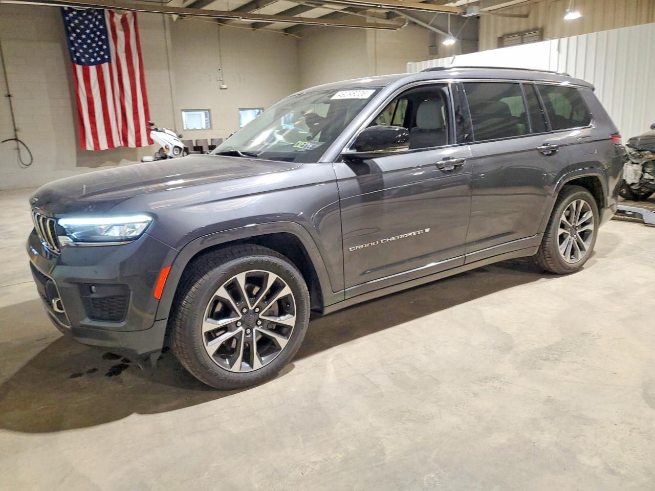 2021 Jeep Grand Cherokee Overland, VIN 1C4RJKDG3M8164180 — Rear end