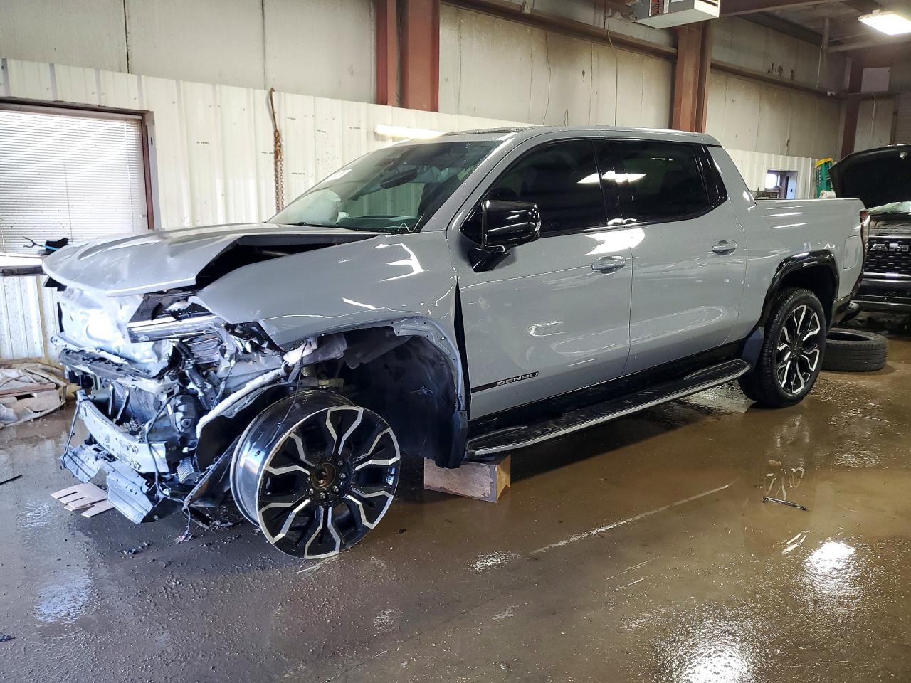 2025 GMC Sierra EV Max Range Denali, VIN 1GT40LEL1SU401980 — Front end