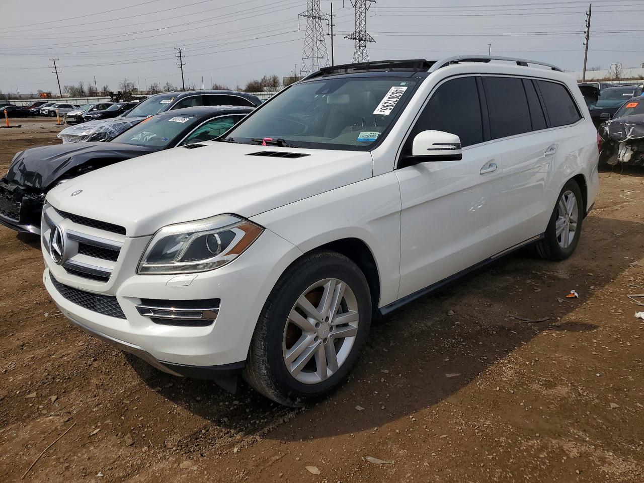 2016 Mercedes-Benz GL 450, VIN 4JGDF6EE6GA675598 — Фото с аукциона