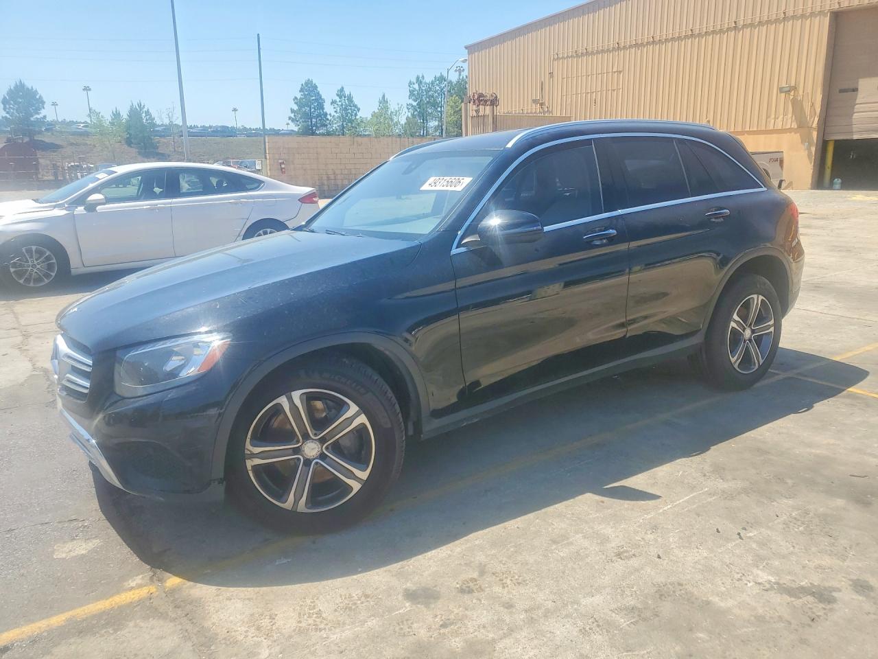 2017 Mercedes-Benz GLC 300, VIN WDC0G4JB5HF122780 — Front end