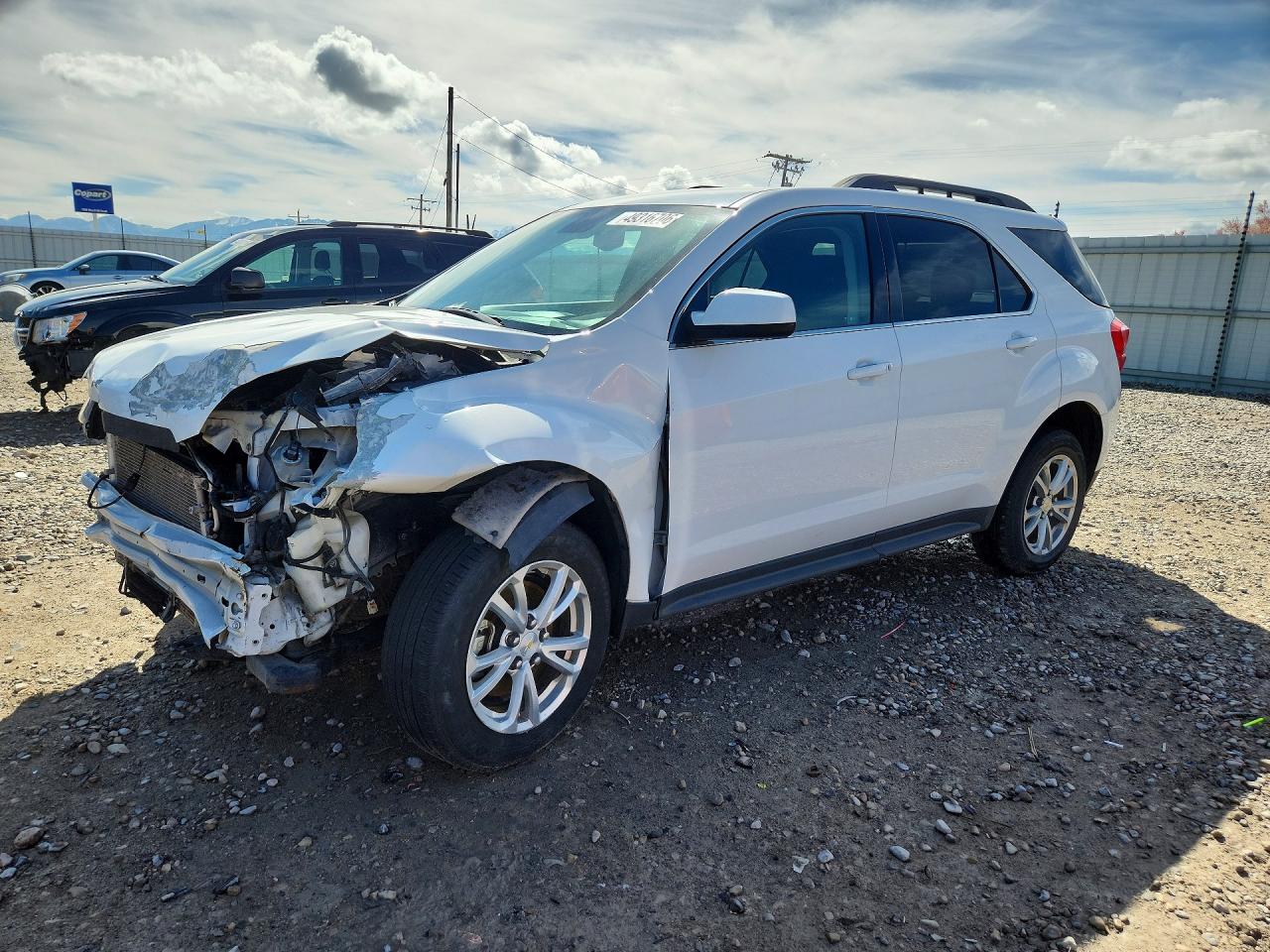 2017 Chevrolet Equinox LT, VIN 2GNFLFE34H6236555 — Front end