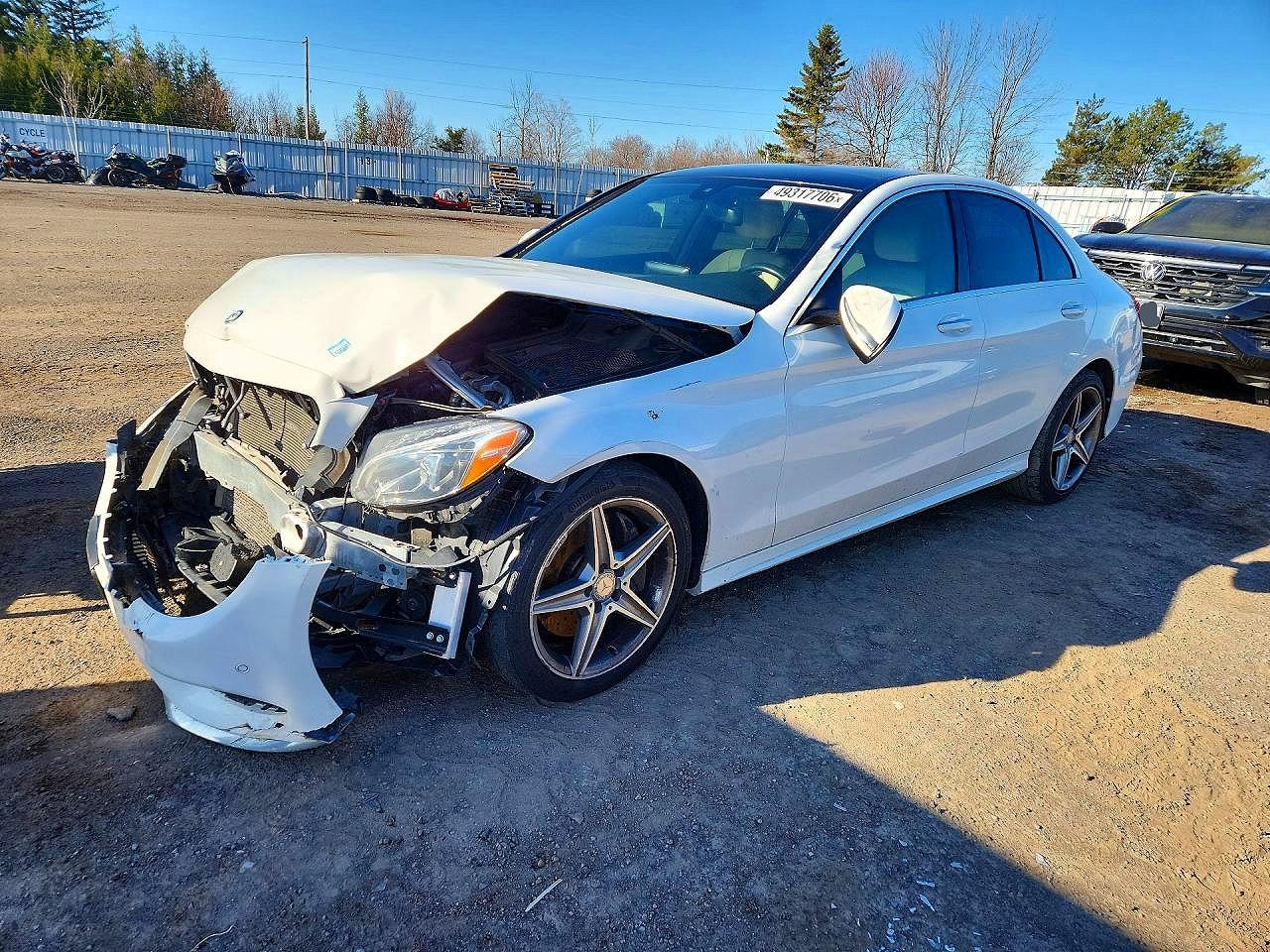 2016 Mercedes-Benz C 300, VIN 55SWF4KB8GU144095 — Перед