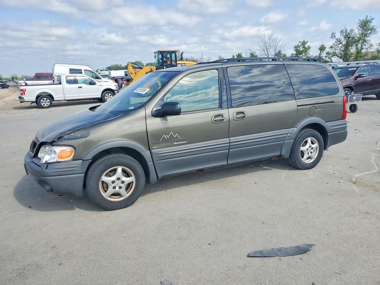 1998 Pontiac Trans Sport, VIN 1GMDX03EXWD140901 — Front end
