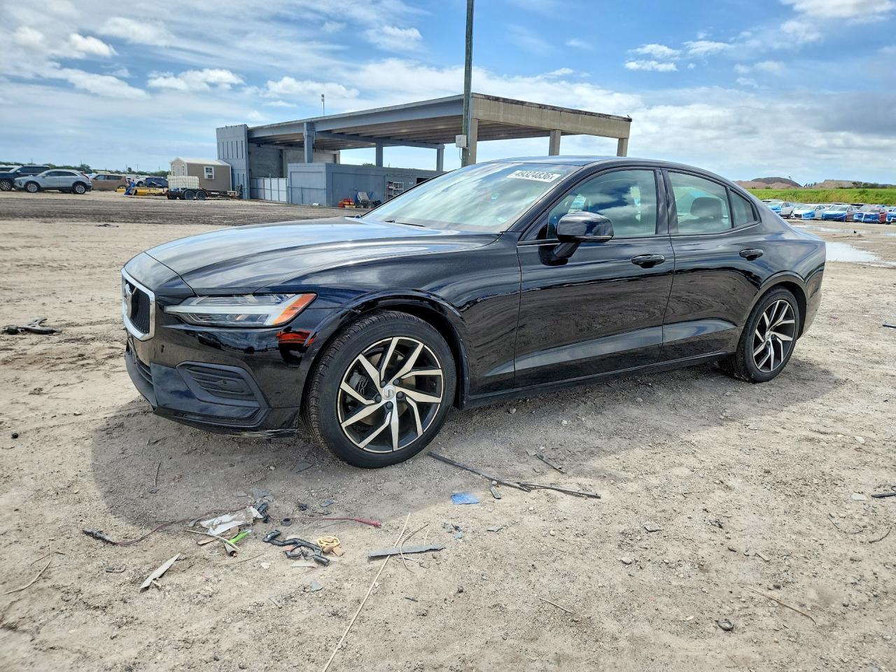 2020 Volvo S60 Momentum, VIN 7JR102FK4LG041219 — Бок