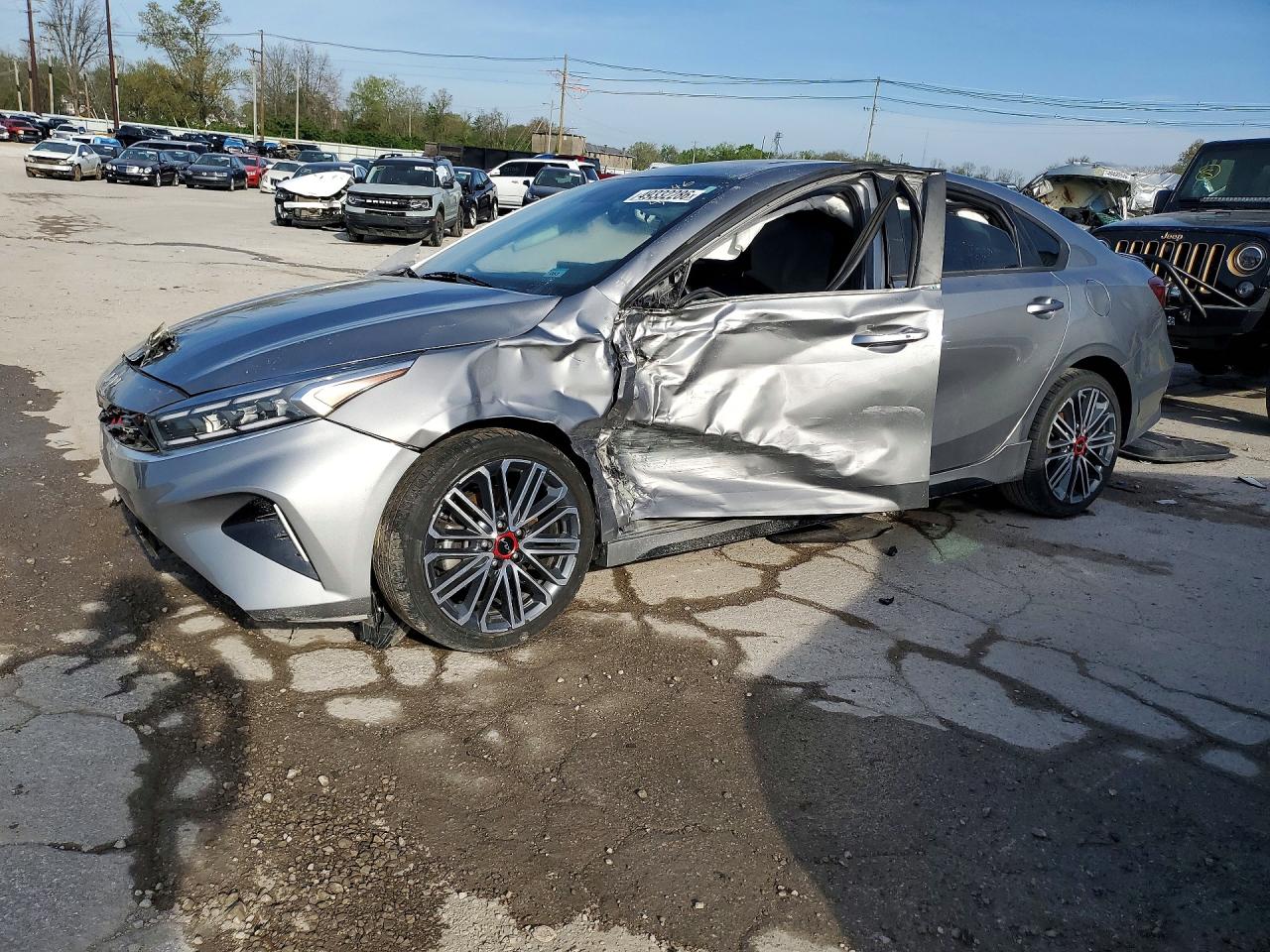 2022 Kia Forte GT, VIN 3KPF44AC4NE485546 — Бок