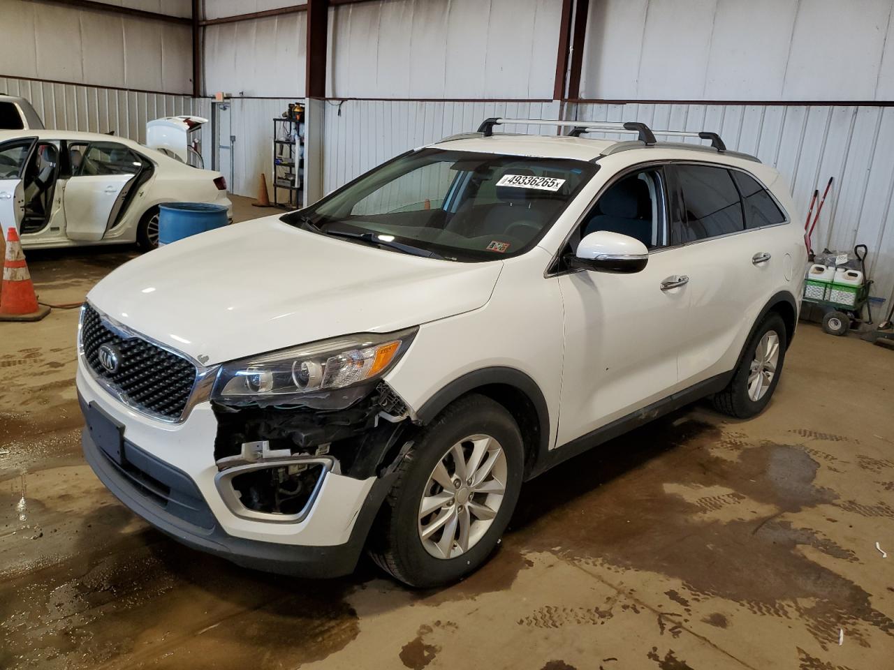 2016 Kia Sorento LX, VIN 5XYPG4A58GG002188 — Front end
