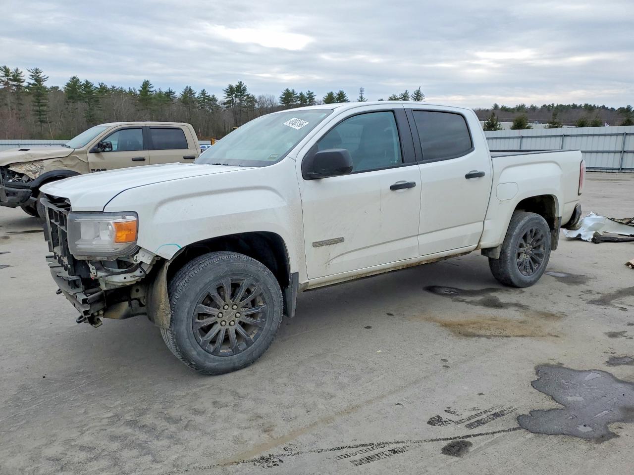 2022 GMC Canyon 2WD Elevation Standard, VIN 1GTG5BEN6N1206988 — Front end