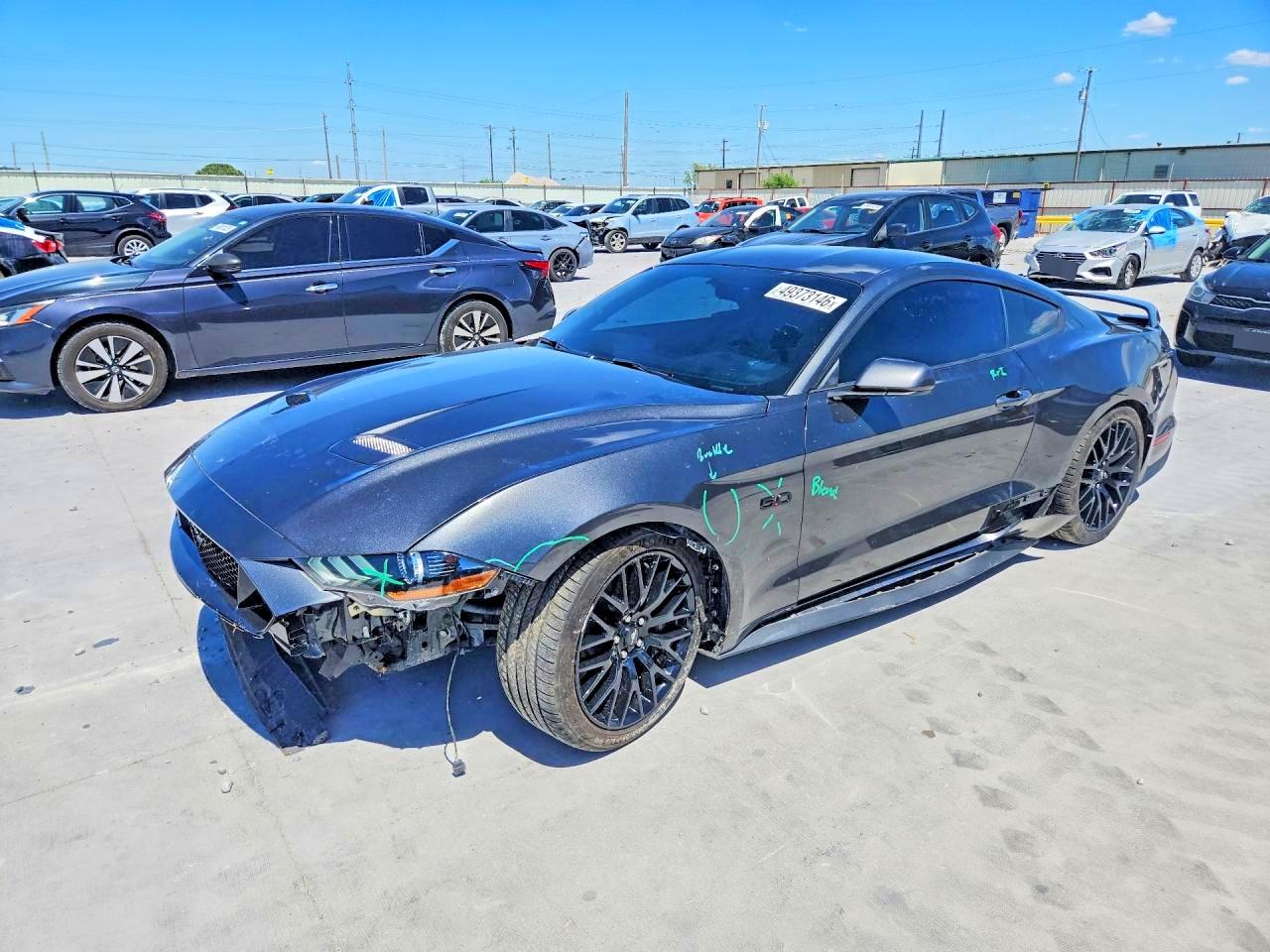 2019 Ford Mustang GT, VIN 1FA6P8CF7K5196485 — Перед