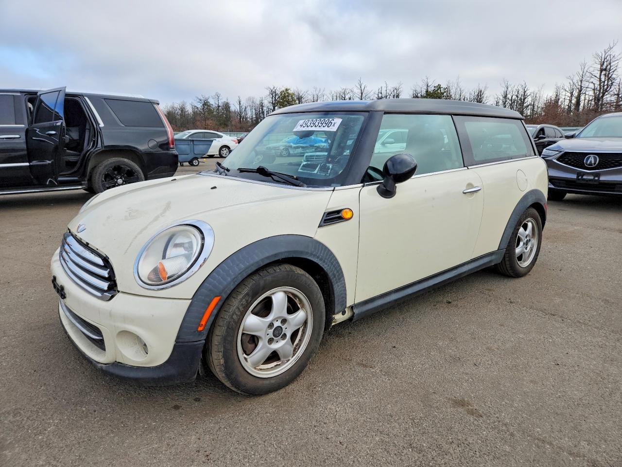 2011 MINI Clubman, VIN WMWZF3C51BT188900 — Minor dents and scratches
