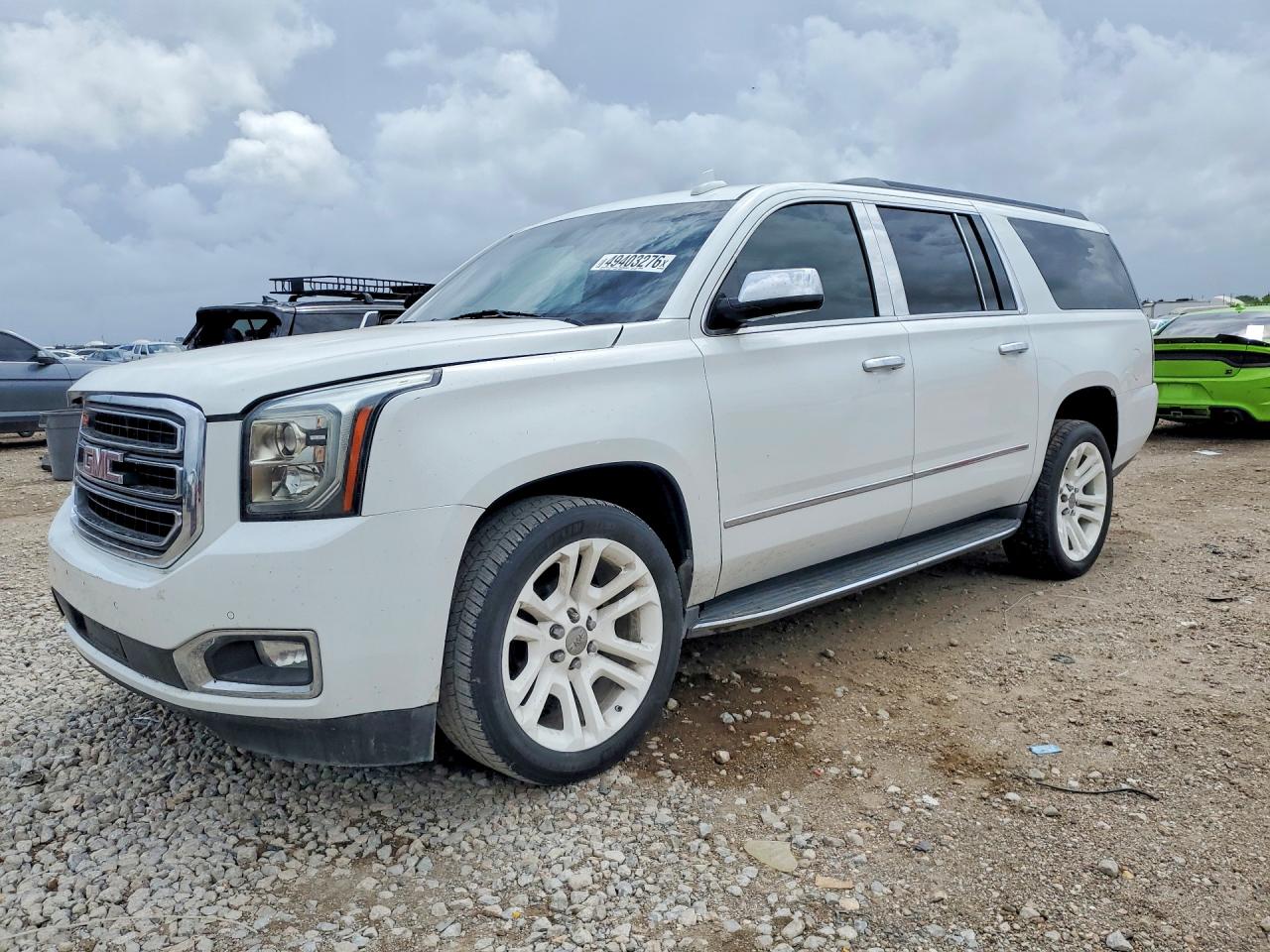 2016 GMC Yukon XL SLE, VIN 1GKS1FKC7GR474277 — Front end