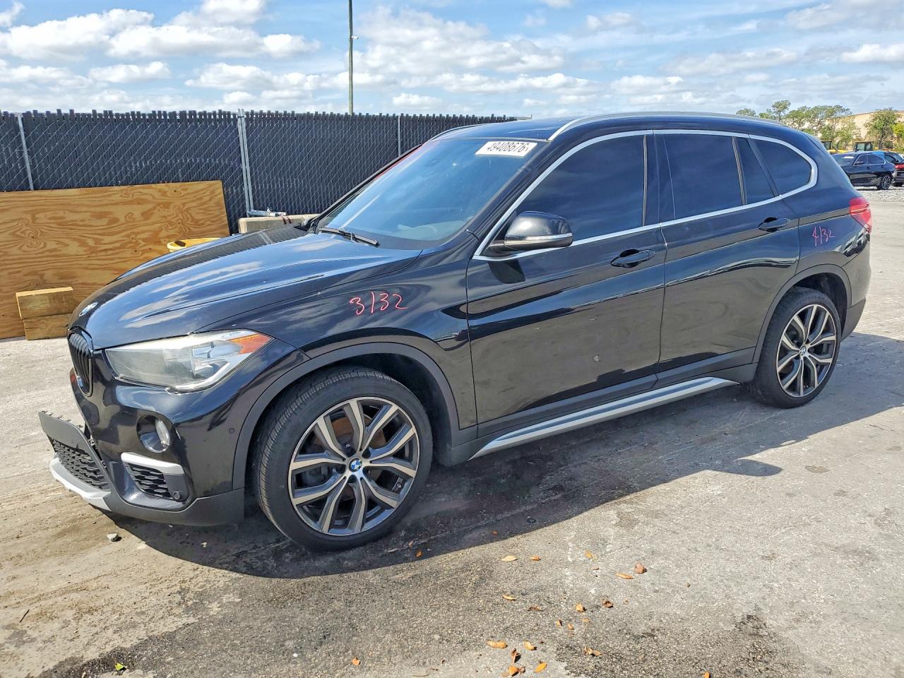 2018 BMW X1 sDrive28i, VIN WBXHU7C31J5L05892 — Front end