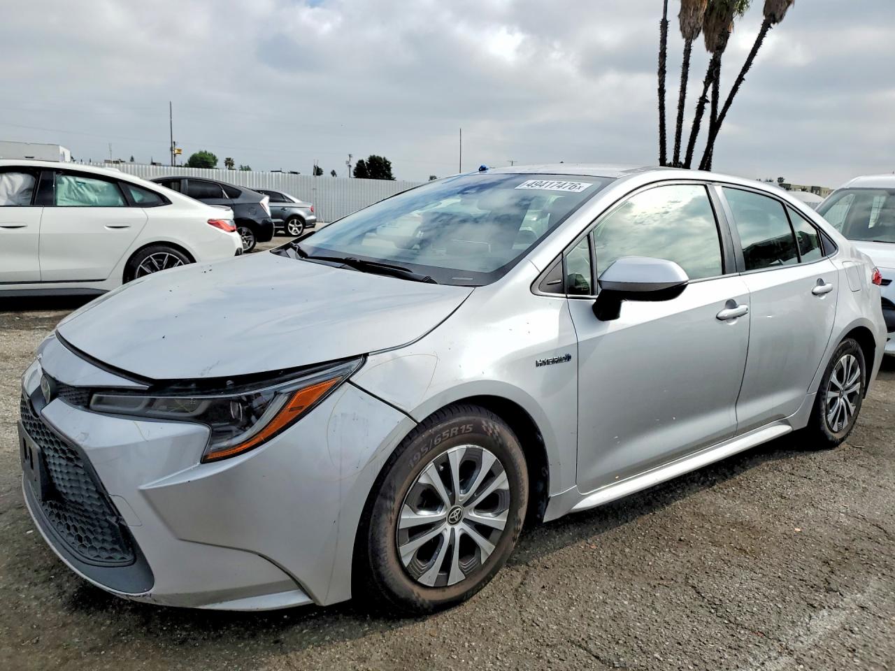 2021 Toyota Corolla Hybrid LE, VIN JTDEAMDE0MJ034505 — Фото с аукциона