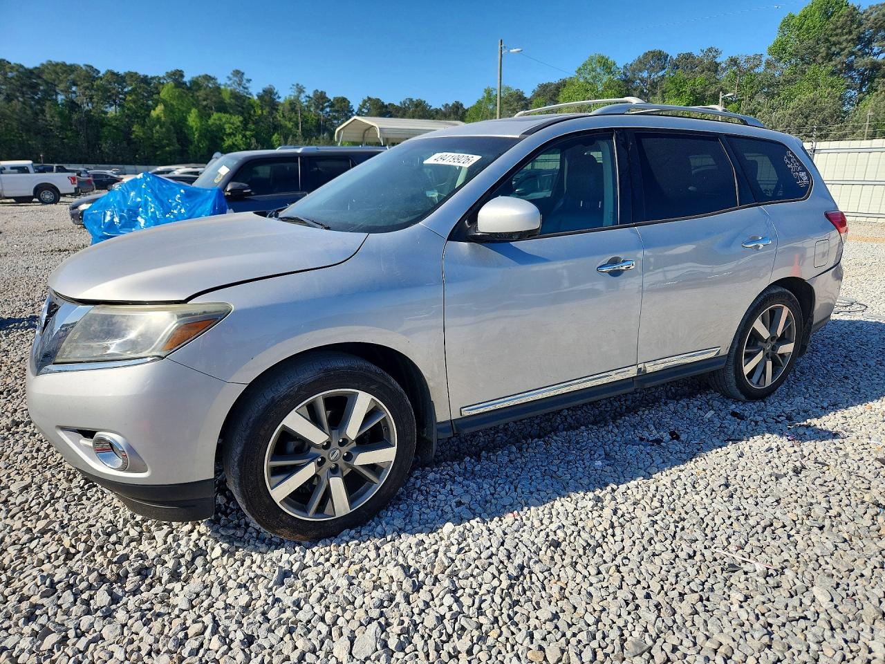 2014 Nissan Pathfinder Platinum, VIN 5N1AR2MM9EC647517 — Перед