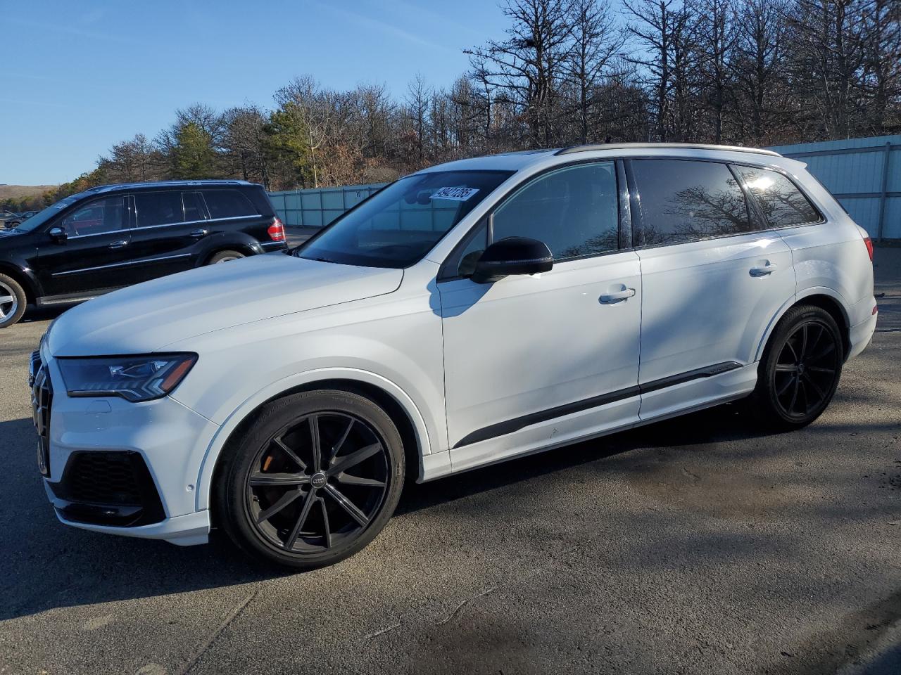 2020 Audi SQ7, VIN WA1VWAF75LD007631 — Днище