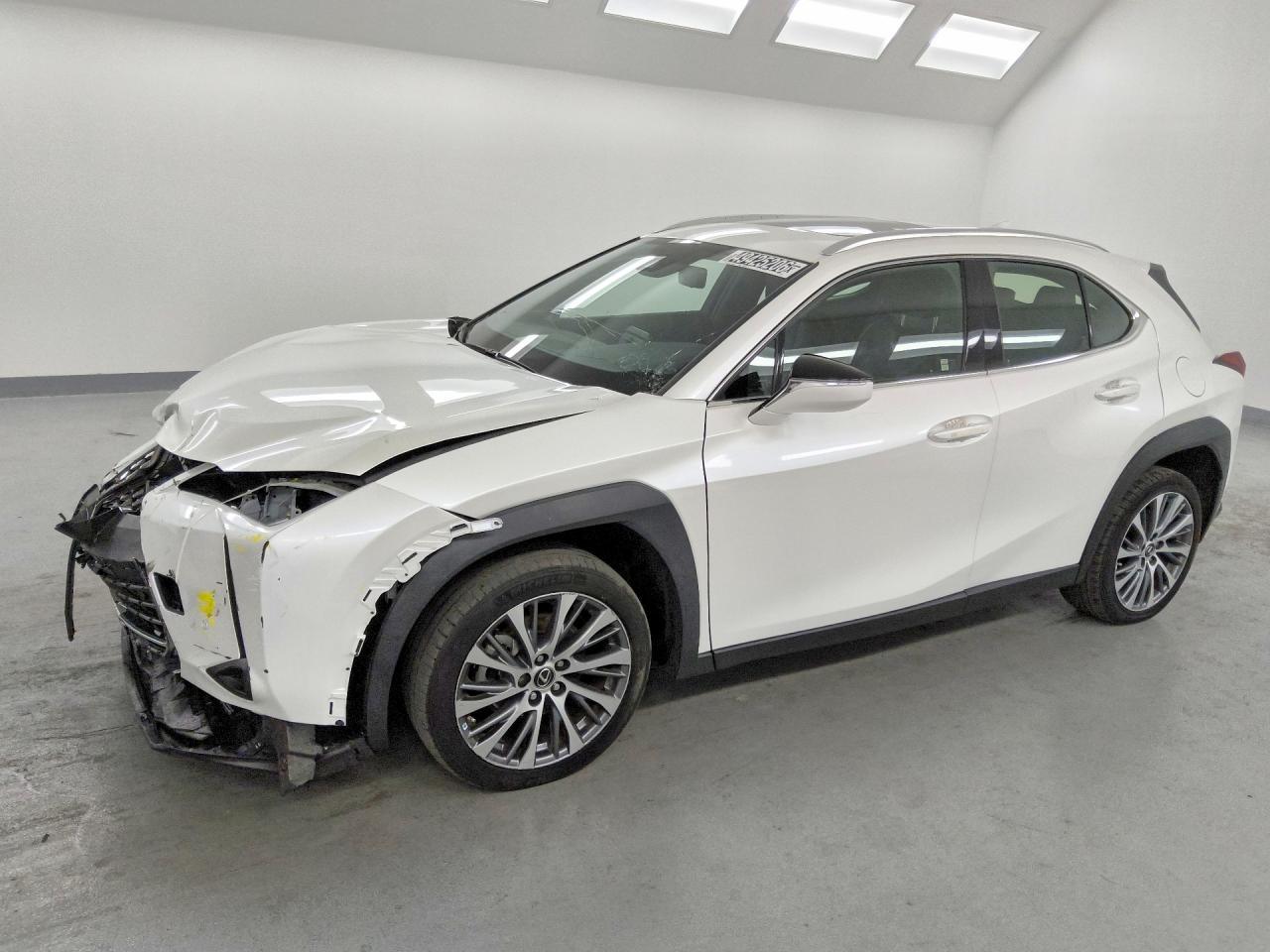 2024 Lexus UX 250h, VIN JTHX6JBH5R2176550 — Перед