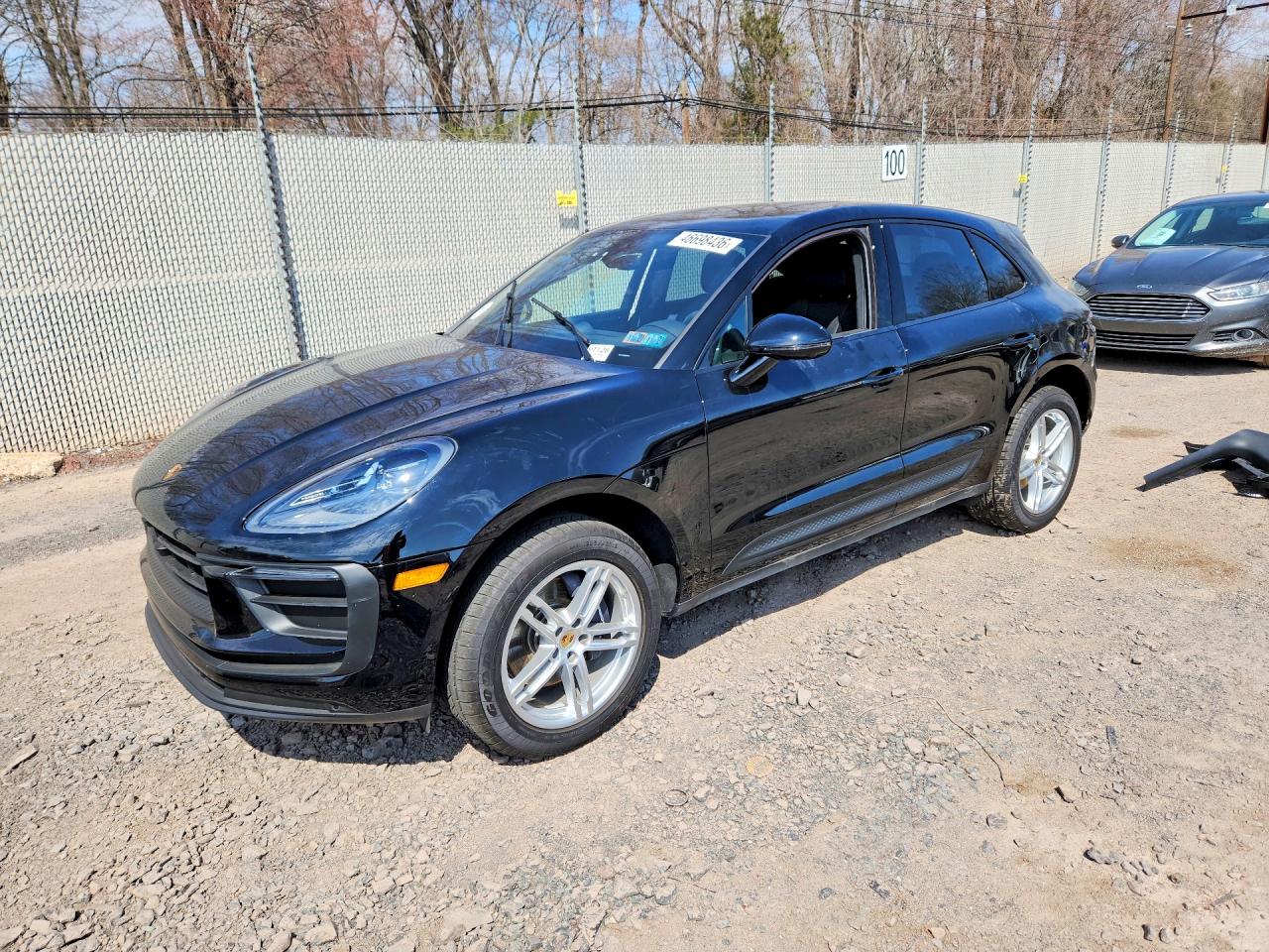 2026 Porsche Macan, VIN WP1AA2A54TLB00692 — Бок