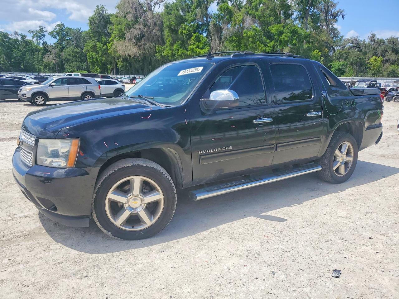 2013 Chevrolet Avalanche LT, VIN 3GNTKFE75DG267868 — Rear end