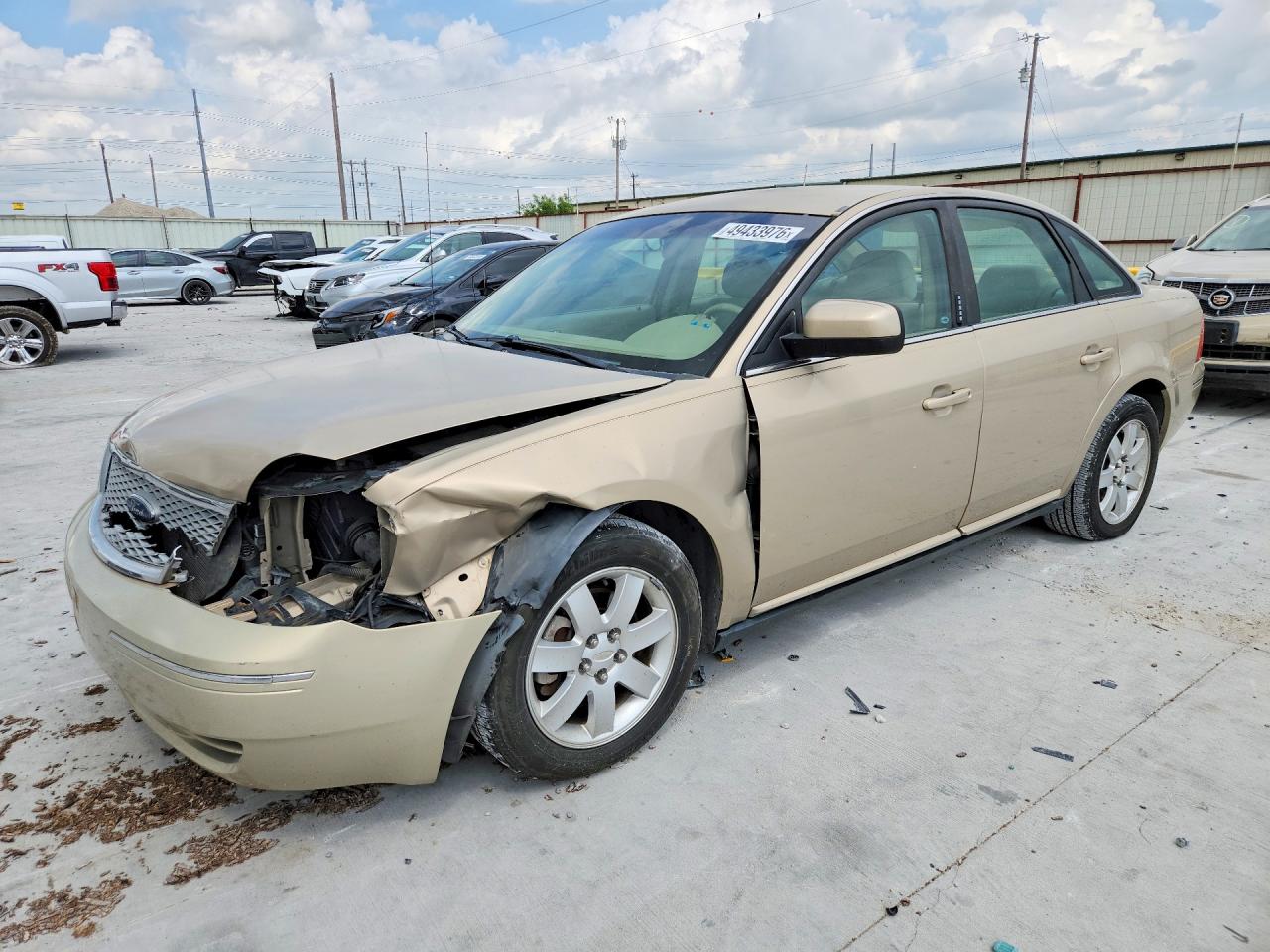 2007 Ford Five Hundred SEL, VIN 1FAFP241X7G114471 — Front end