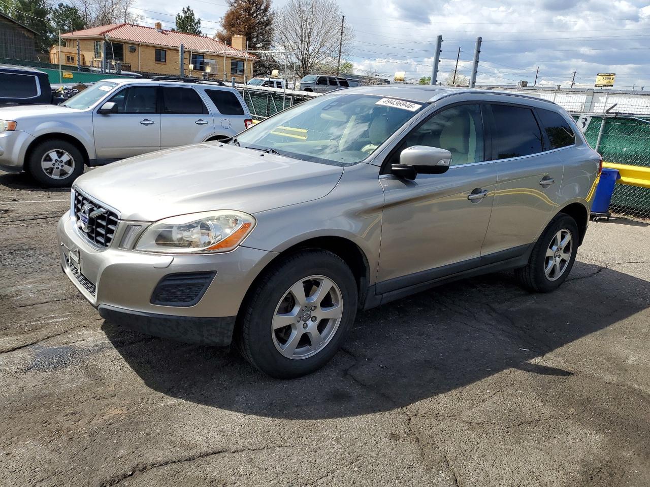2011 Volvo XC60 3.2L, VIN YV4952DZ0B2169890 — Minor dents and scratches