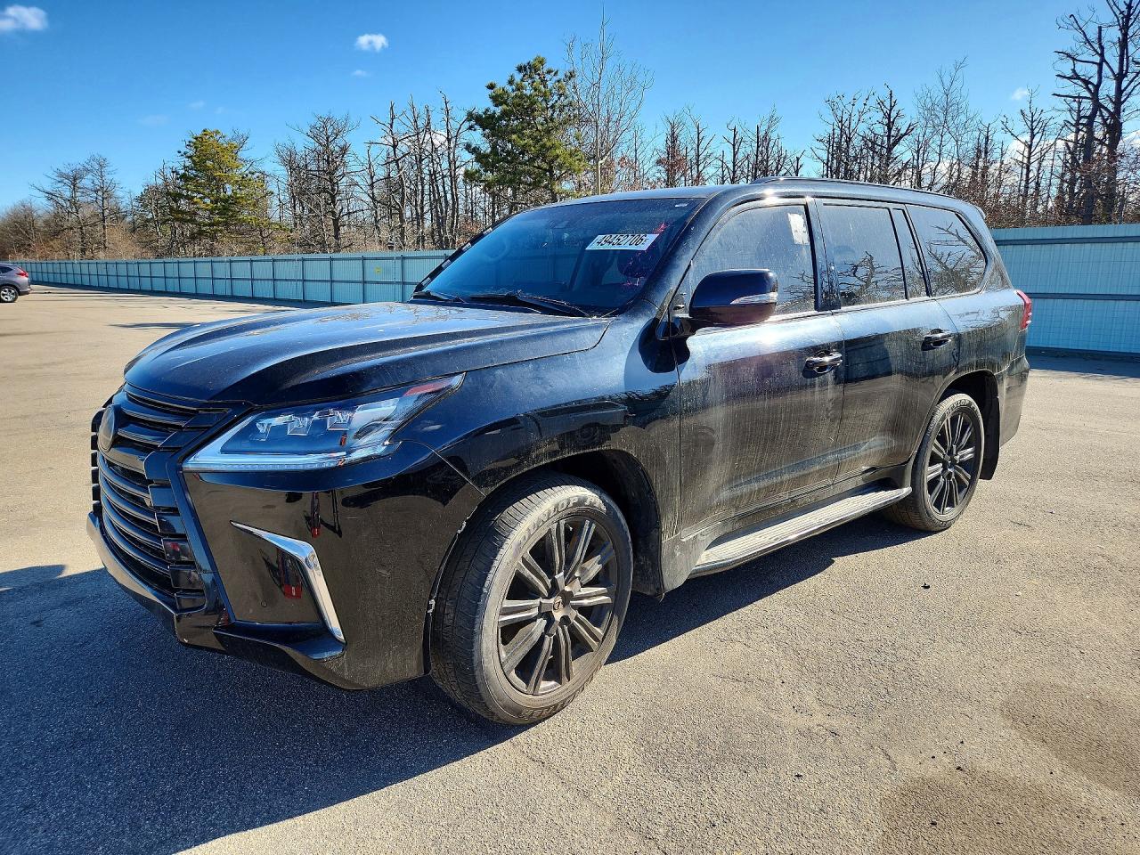 2019 Lexus LX 570, VIN JTJHY7AX1K4282576 — Бок