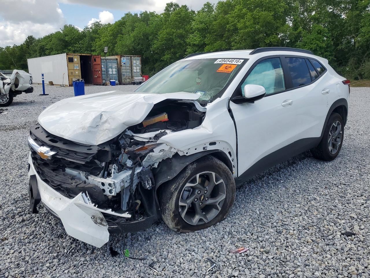 2025 Chevrolet Trax LT, VIN KL77LHEP7SC243636 — Перед