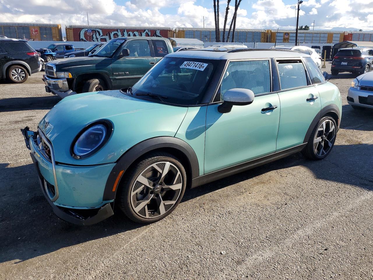 2025 MINI Hardtop 4 Door Cooper S, VIN WMW53GD0XS2X63101 — Front end