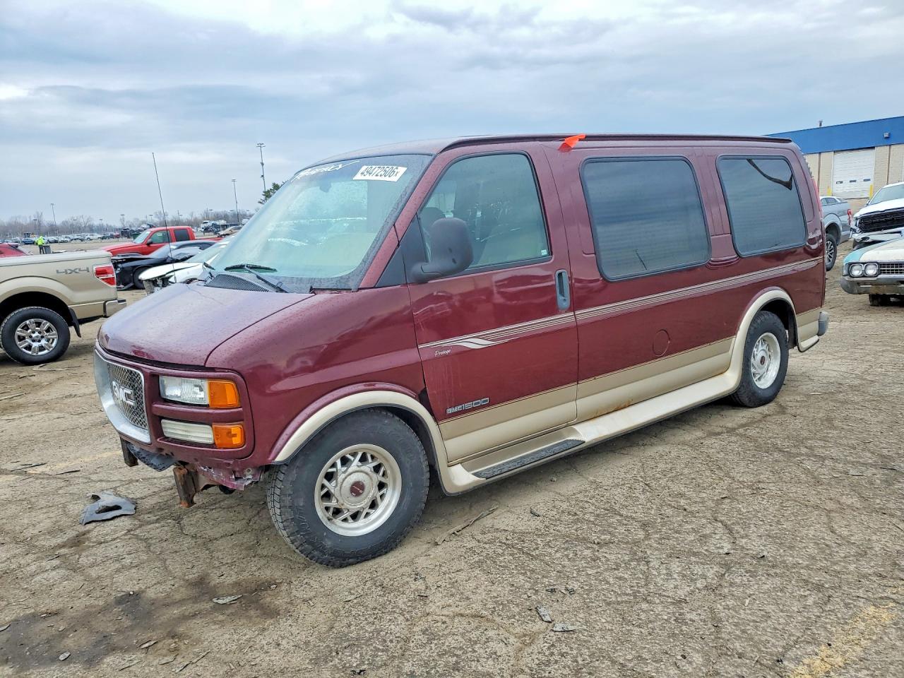 2002 GMC Savana, VIN 1GDFG15R921149437 — Front end