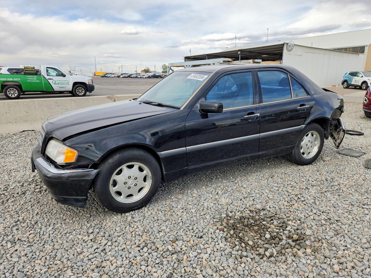 1998 Mercedes-Benz C 230/260/280/320, VIN WDBHA23G8WA587294 — Rear end