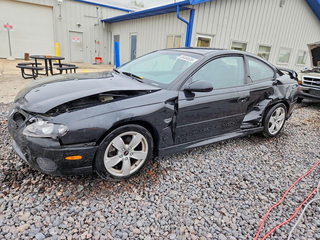 2004 Pontiac GTO, VIN 6G2VX12GX4L258636 — Front end