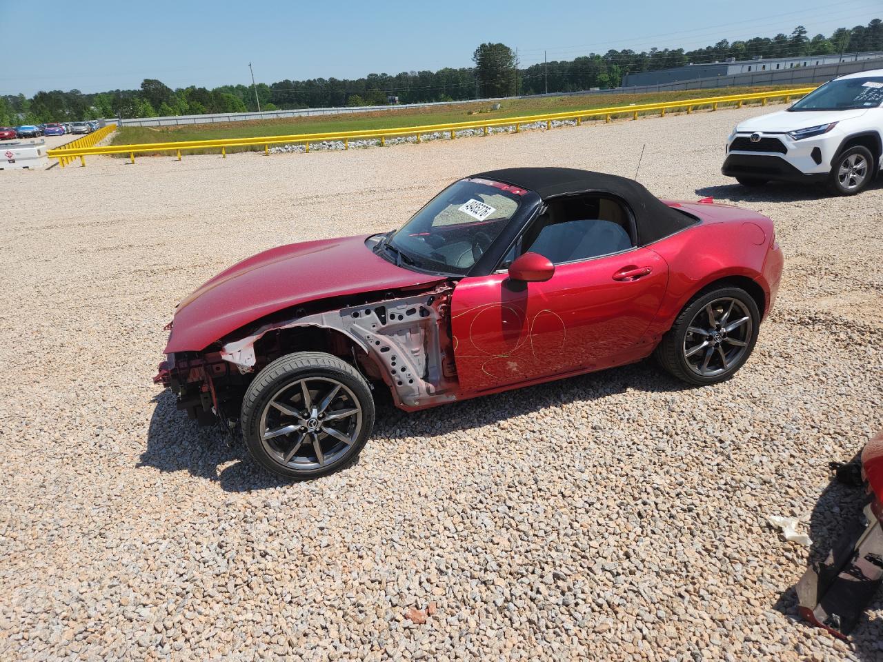 2016 Mazda MX-5 Miata Grand Touring, VIN JM1NDAD74G0100913 — Front end