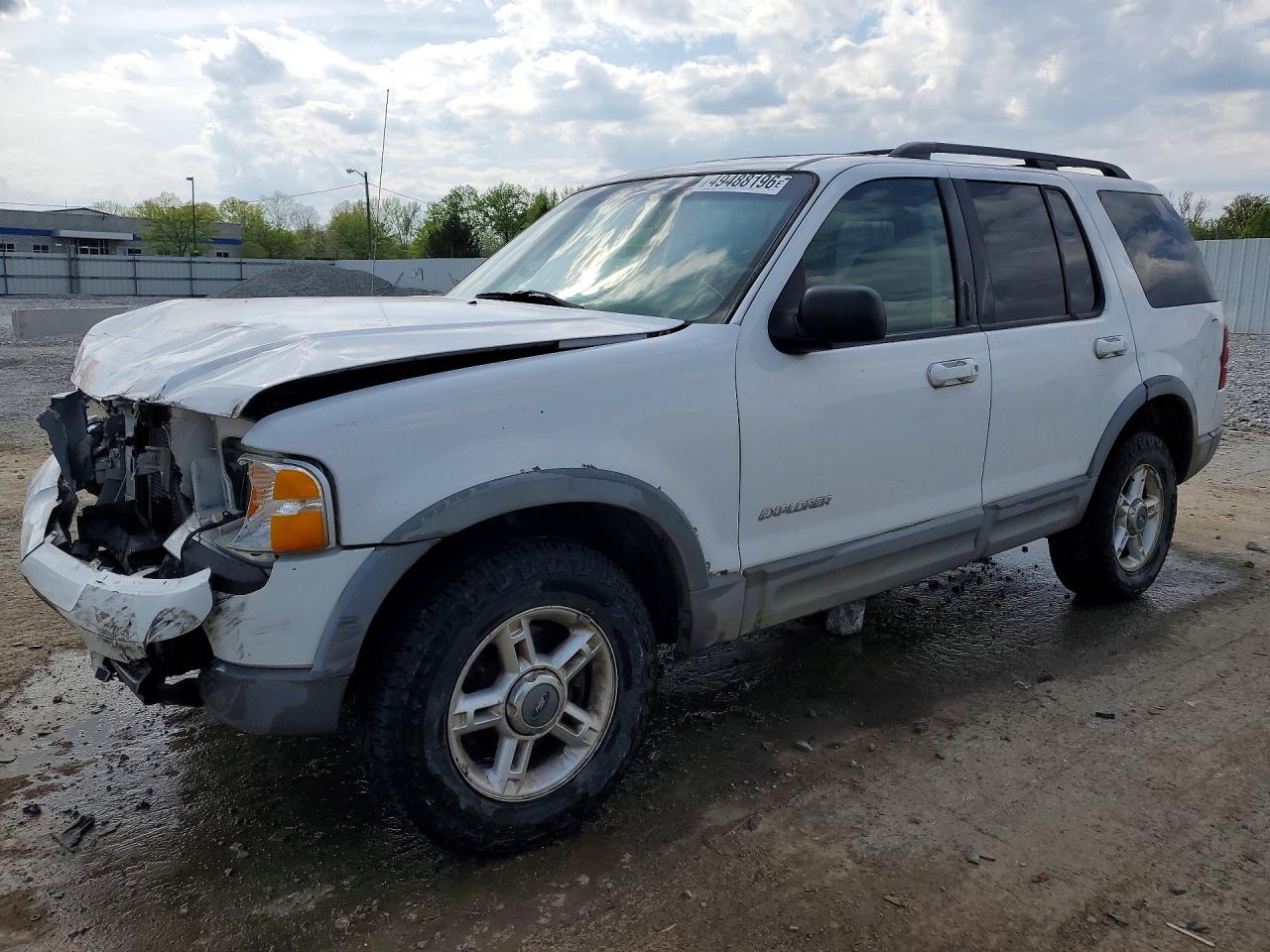 2002 Ford Explorer XLT, VIN 1FMZU73W22ZB93721 — Front end
