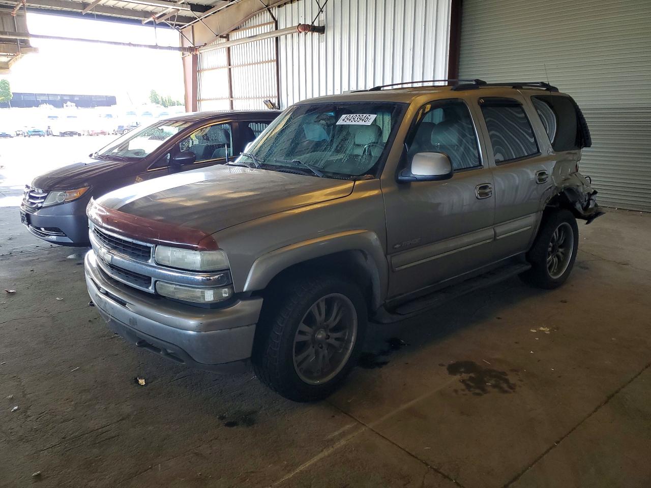 2000 Chevrolet Tahoe LS, VIN 1GNEK13T8YJ191952 — Rear end