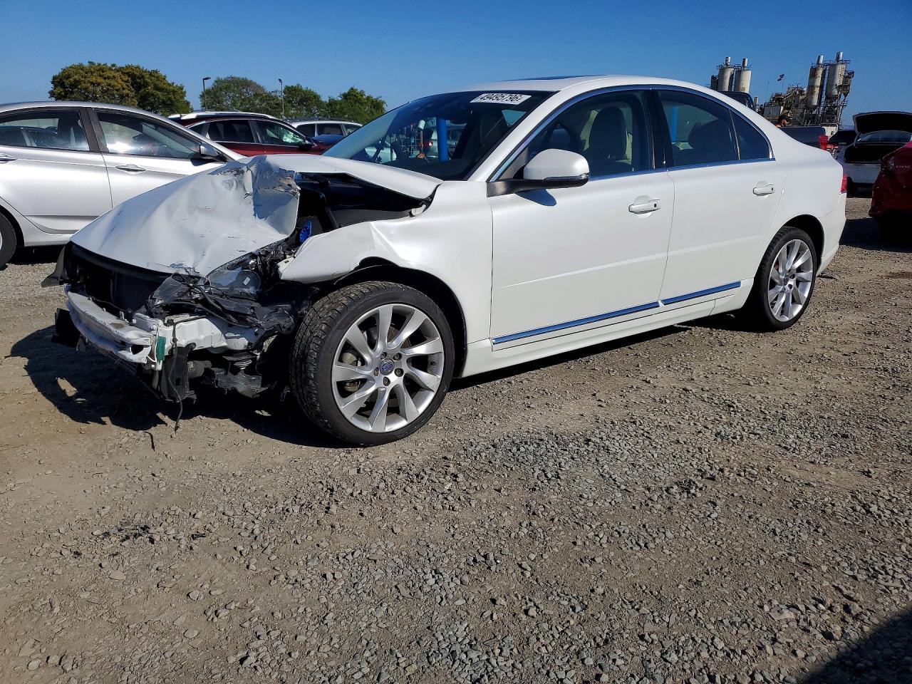 2016 Volvo S80 T5 Drive-E, VIN YV140MAK6G1197103 — Front end