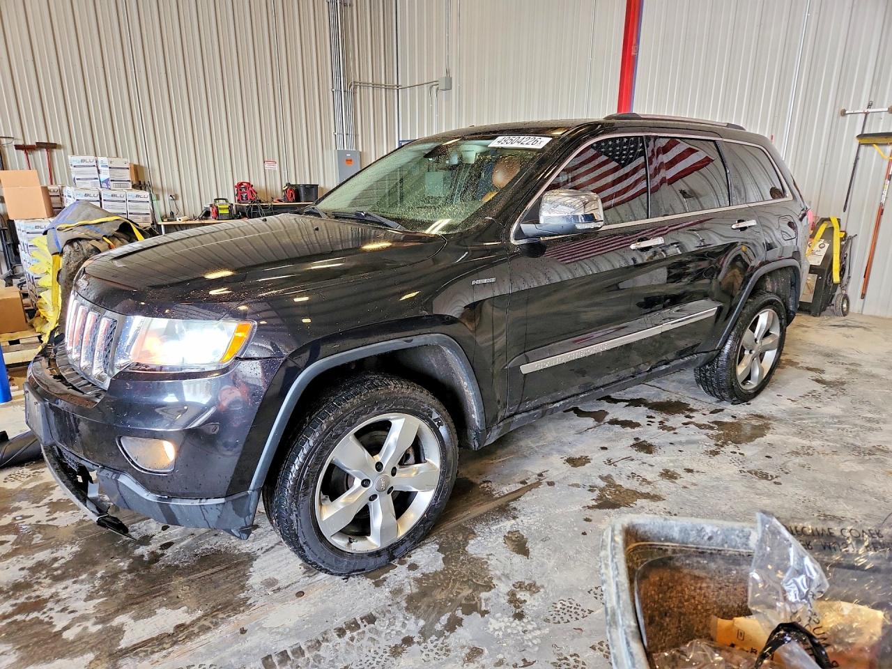 2013 Jeep Grand Cherokee Overland, VIN 1C4RJFCT0DC655678 — Front end