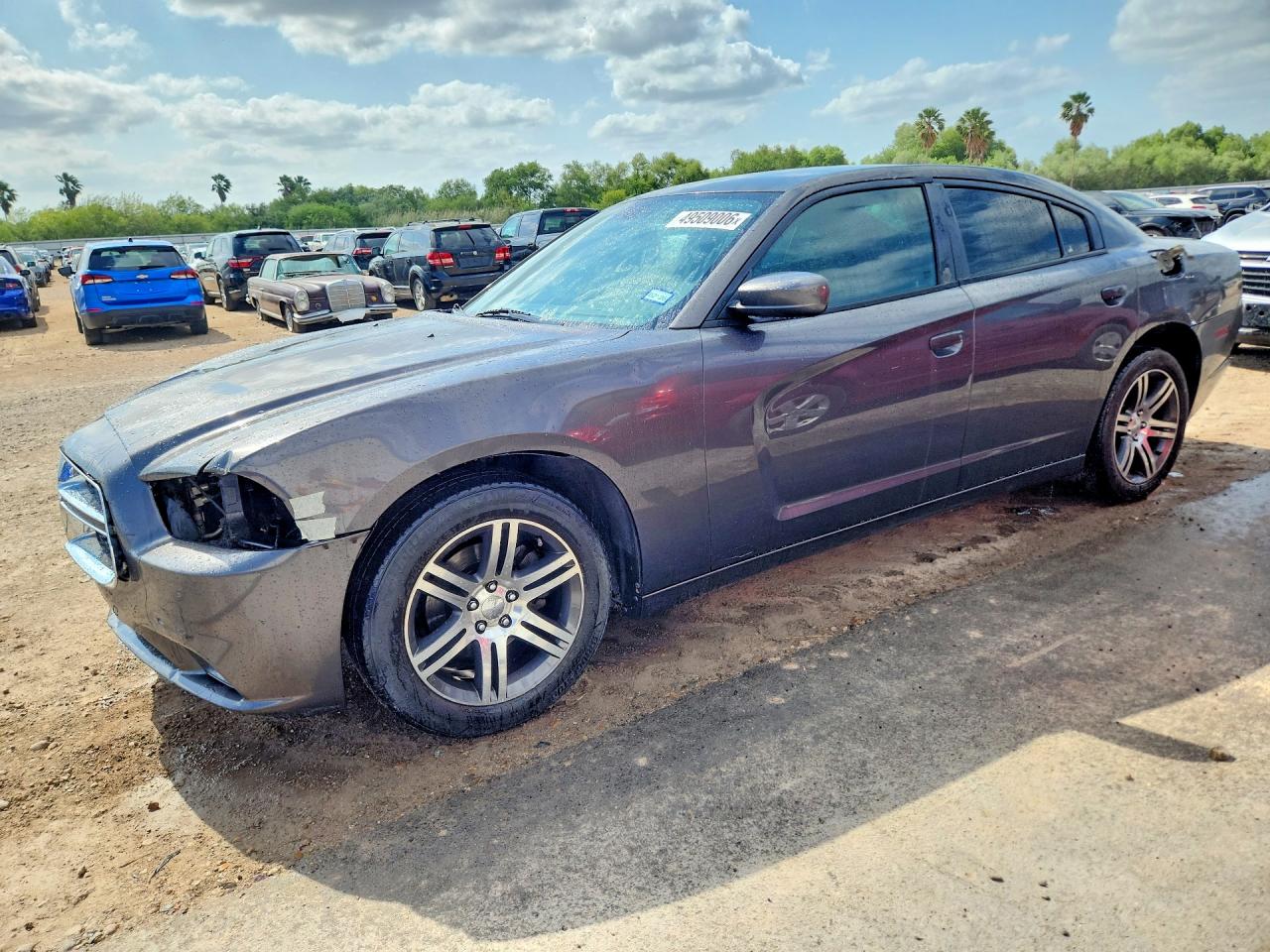 2013 Dodge Charger SE, VIN 2C3CDXBG2DH571550 — Front end