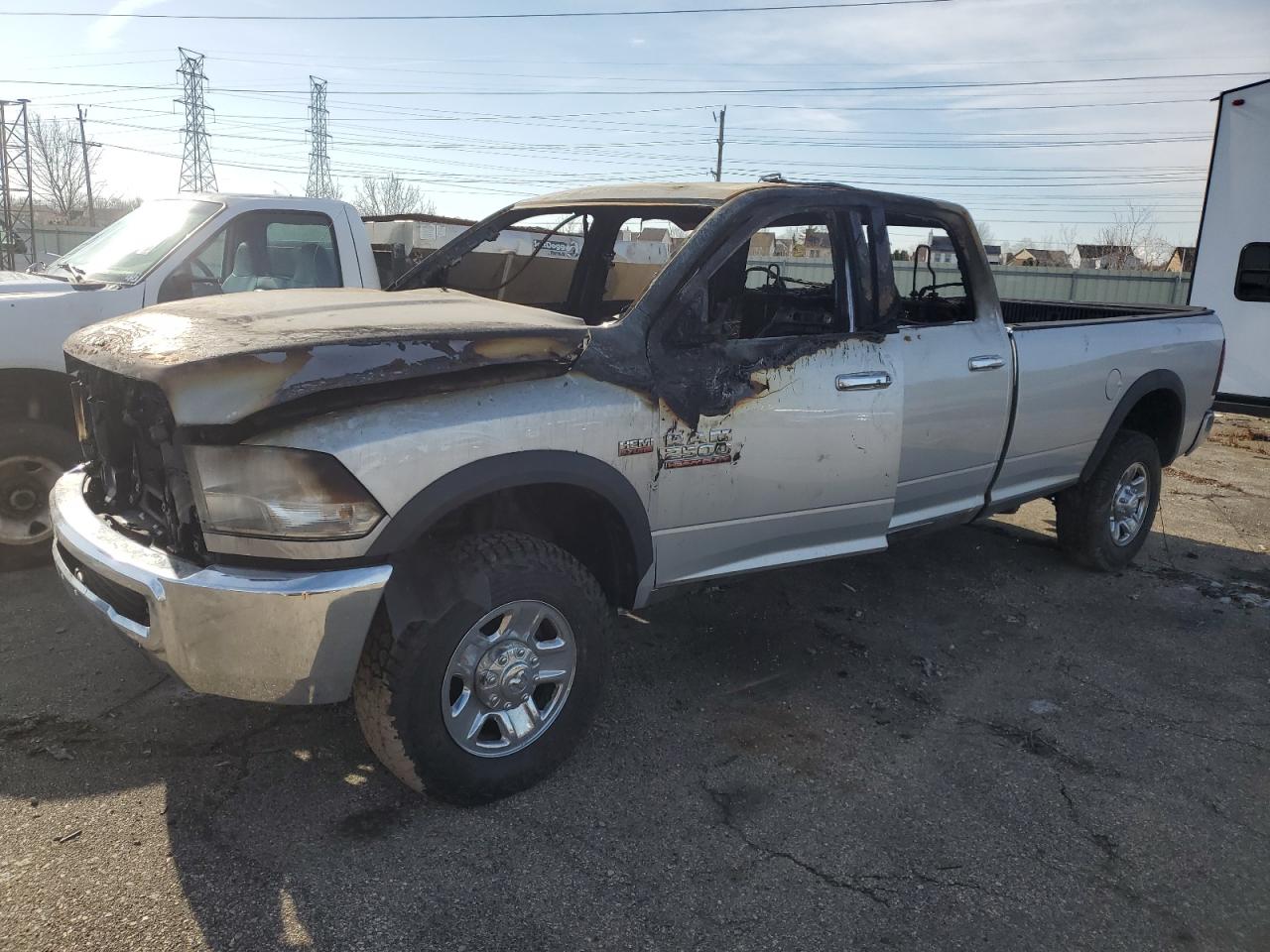 2014 Ram 2500 SLT, VIN 3C6TR5JT9EG270203 — Пожар в салоне