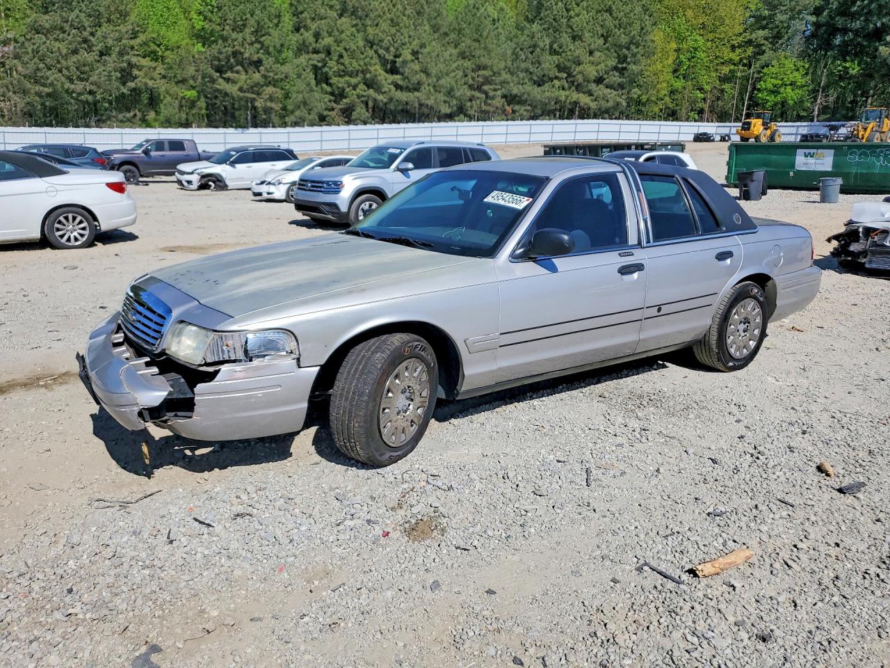 2006 Ford Crown Victoria Standard, VIN 2FAFP73V86X150668 — Front end