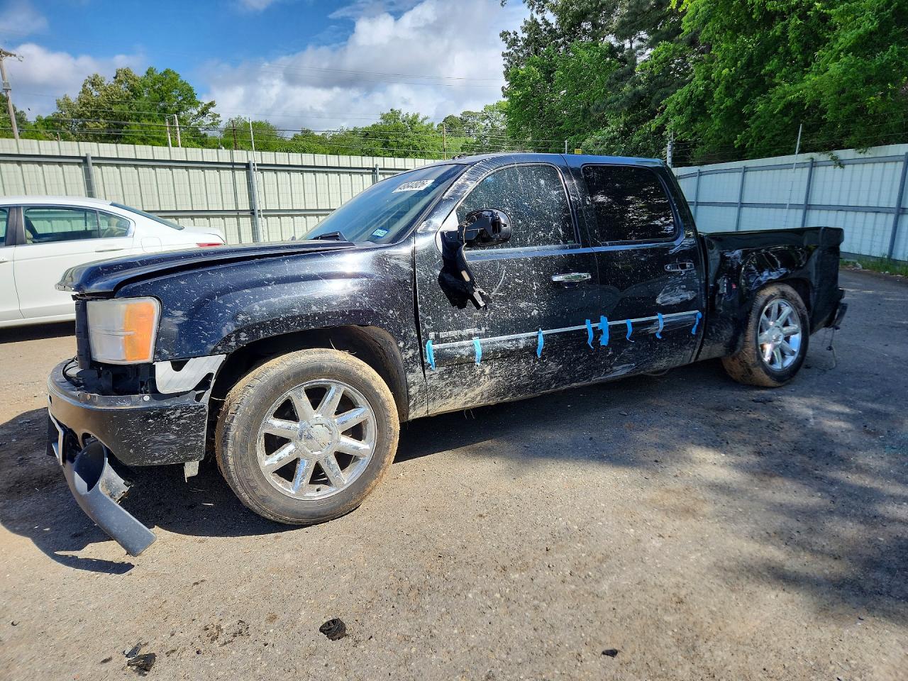 2008 GMC Sierra Denali, VIN 2GTEK638X81108646 — Front end