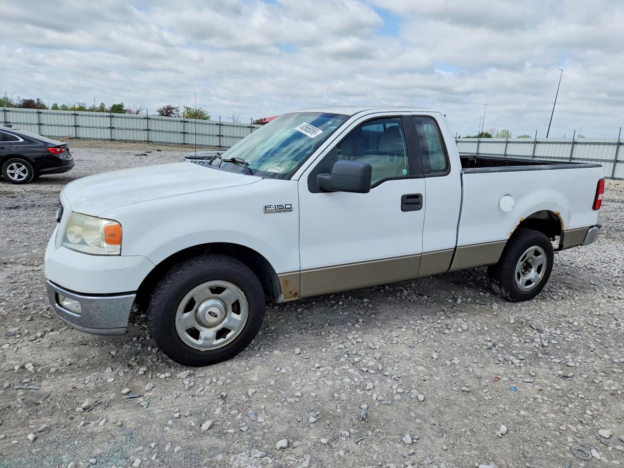 2005 Ford F-150 XL, VIN 1FTRF12255NC10436 — Normal wear