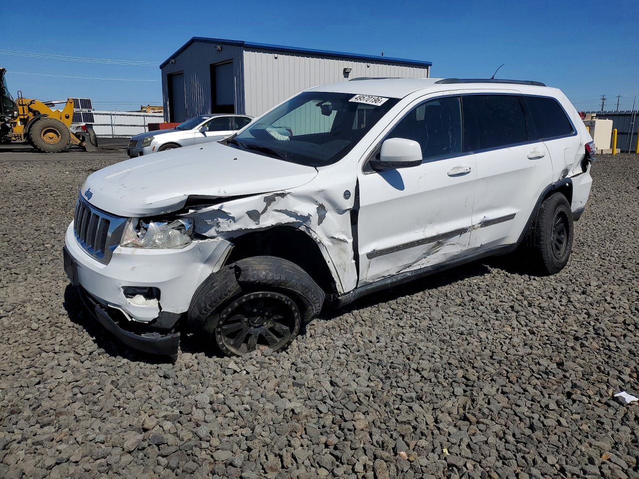 2013 Jeep Grand Cherokee Laredo, VIN 1C4RJFAG0DC618779 — Front end
